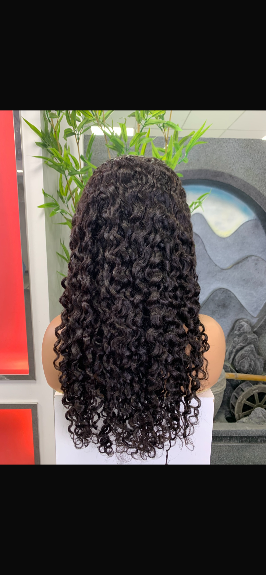 Perruque bouclée naturelle avec lace front – Élégance et volume